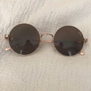 Quay round sunglasses